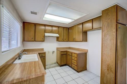 5221 Perkins Rd, Oxnard CA 93033-8358 exterior