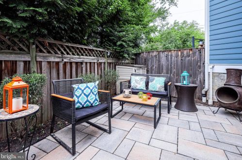 300 Mount Vernon Ave, Alexandria VA  22301-2232 exterior