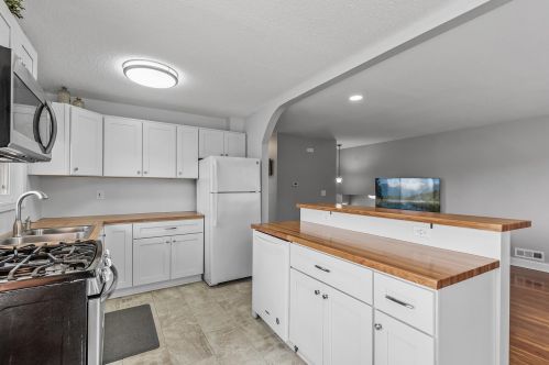 13872 Gladiola Way, Saint Paul MN 55124-6101 exterior