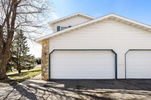 1337 Glacier Hill Dr, Madison WI 53704-8594 exterior