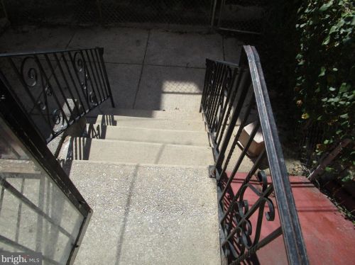 5844 Addison St, Philadelphia PA 19143-1204 exterior