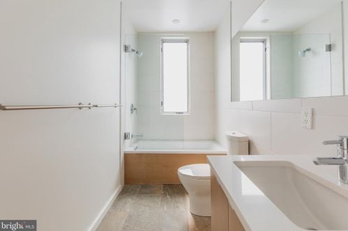 1112 Bodine St, Philadelphia PA 19122-0030 exterior