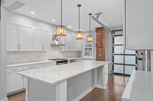 86 44 St, Pittsburgh PA 15201-1711 exterior