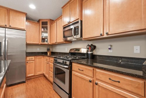 2141 Cedar Grv Trl, Saint Paul MN 55122-1543 exterior