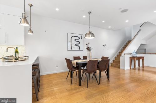 833 Bainbridge St, Philadelphia PA  19147-2009 exterior