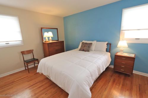 21 Dover Ave, Lavallette NJ 08735-2704 exterior