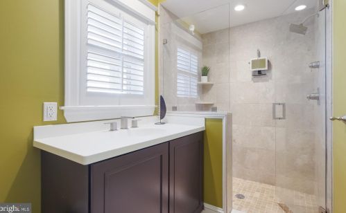 341 4 St, Media PA 19063-3042 exterior