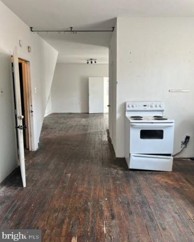 831 2nd St, Philadelphia PA 19122-1946 exterior