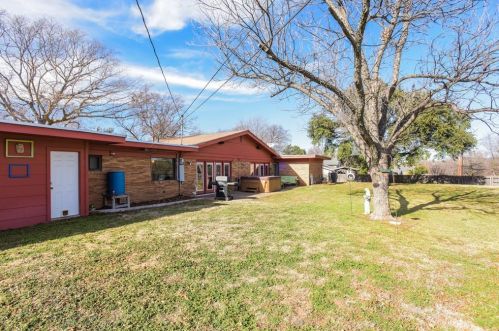 1011 Rolling Hl Dr, Graham TX 76450-4926 exterior