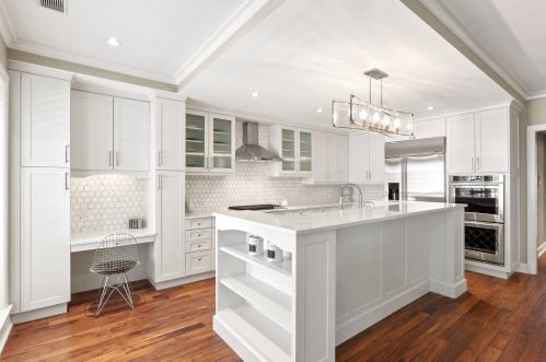 190 Walton Pl, Chicago, IL 60611-6599