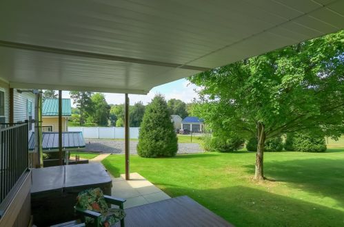 550 Potts Rd, Hookstown PA 15050-1335 exterior