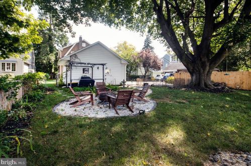 221 Kings Hwy, Camden NJ 08106-1616 exterior