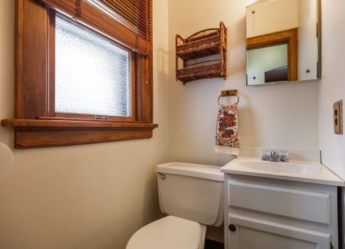 3283 48, Milwaukee WI 53220-2707 exterior