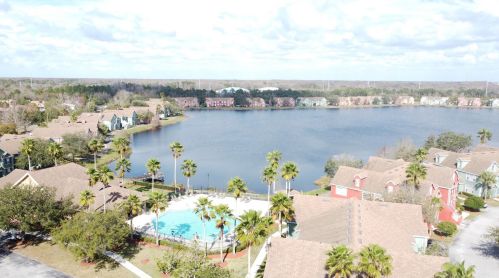 9508 Lake Chase Island Way, Tampa FL 33626-1929 exterior