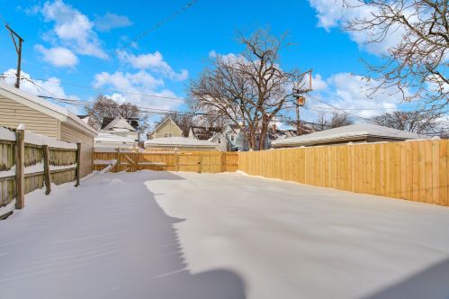 8232 Ridgeland Ave, Chicago IL  60617-1744 exterior