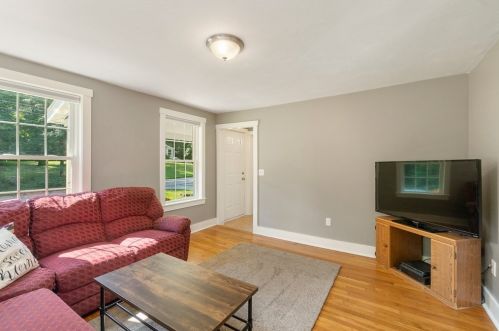 38 Carr St, Sutton MA  01590-2345 exterior