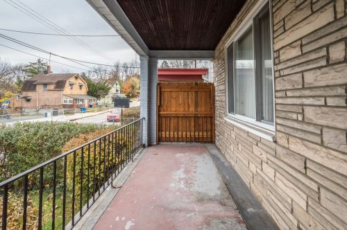 1626 Leolyn St, Pittsburgh PA  15210-3939 exterior