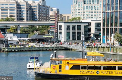 276 M St, Washington DC  20024-3602 exterior