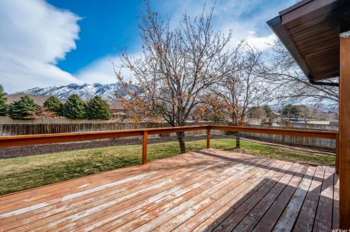 983 Dry Gulch Cir, Sandy UT 84094-5520 exterior