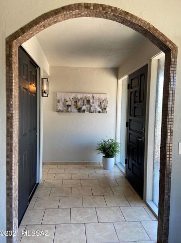 8542 Calle Bolivar, Tucson AZ  85715-5409 exterior