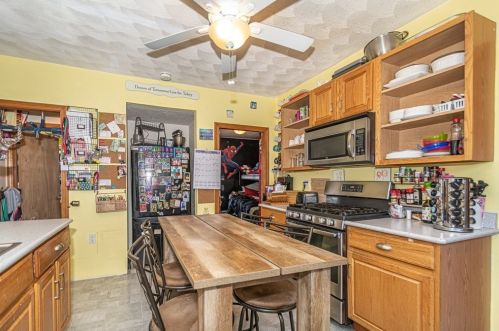 327 Middlesex St, North Andover MA 01845-3438 exterior