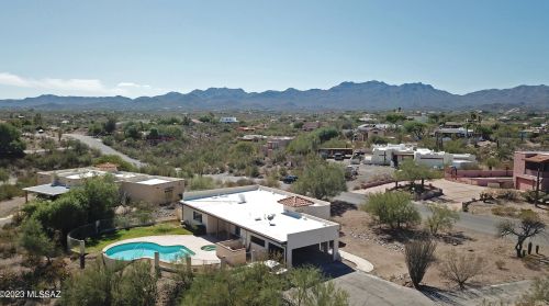 4670 Paseo De Los Cerritos, Tucson AZ 85745-9552 exterior