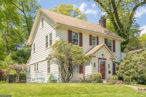 40 Winding Way, Town Center, NJ 07052-3800