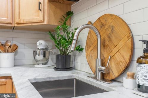 2536 Collins St, Philadelphia PA 19125-1407 exterior