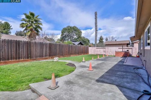 3514 Vancouver Way, Concord CA 94520-1551 exterior
