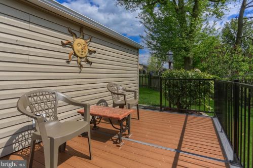 181 Primrose Ln, Hanover PA 17331-5211 exterior