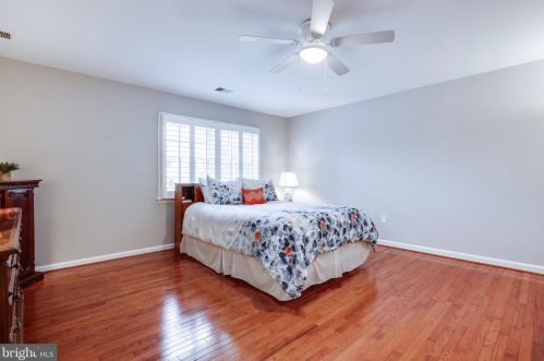 7308 Aynsley Ln, Mc Lean VA 22102-2931 exterior