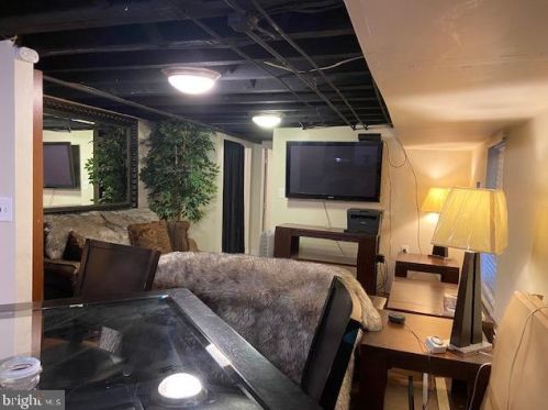 5101 Greene St, Philadelphia PA 19119-3248 exterior