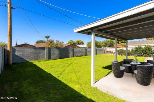 7008 11th Way, Phoenix AZ  85020-5313 exterior