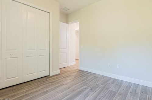 2883 6 St, Naples FL 34120-1331 exterior