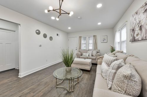 4235 92nd St, Milwaukee WI  53228-2133 exterior