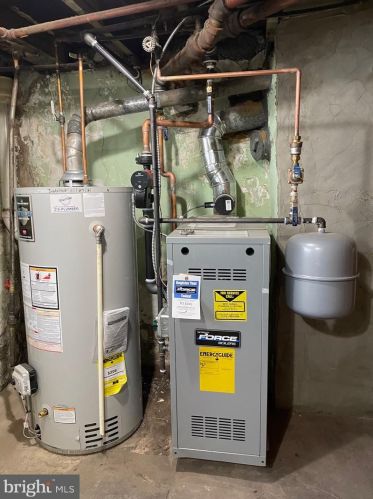 4029 Dungan St, Philadelphia PA 19124-5316 exterior