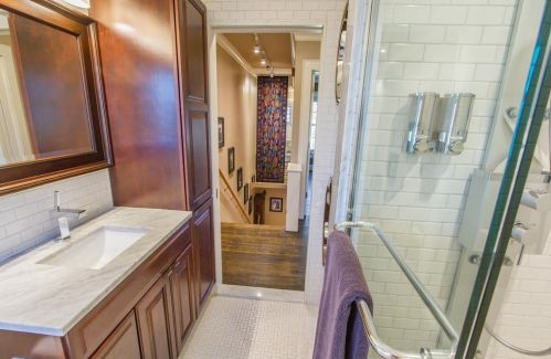 6469 Bordeaux Ave, Dallas TX 75209-5703 exterior