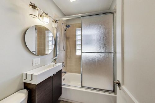 2713 77 Ave, Chicago IL 60707-1406 exterior