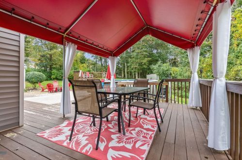 39 Pollard Rd, Plaistow NH 03865-2531 exterior