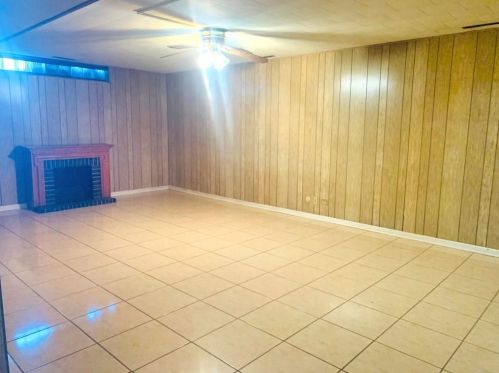 2020 Chestnut St, Waukegan IL 60085-3806 exterior