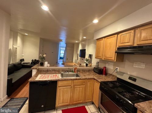 3247 Carlisle St, Philadelphia PA 19132-4018 exterior