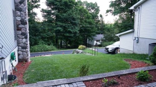 73 Clark St, Bloomingdale, NJ 07403-1300