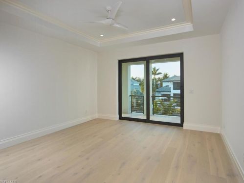 595 16 Ave, Naples FL 34117-2242 exterior