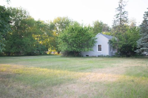 821 Kalamazoo St, Paw Paw MI 49079-1106 exterior