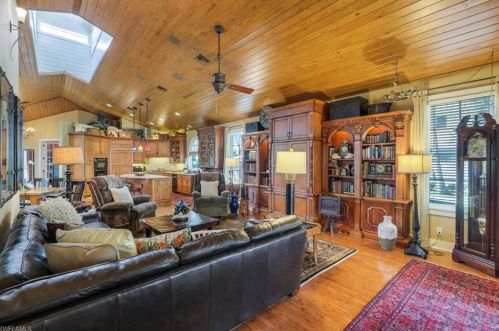 263 10 Ave, Naples FL 34120-4980 exterior