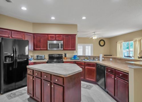 43 Magnolia Lake Dr, Defuniak Springs FL 32433-5252 exterior