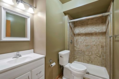 1558 Baylor Ct, Saint Paul MN 55122-4820 exterior