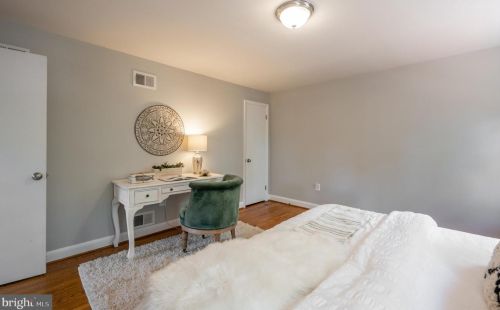 303 Raymond Ave, Alexandria VA 22301-1038 exterior