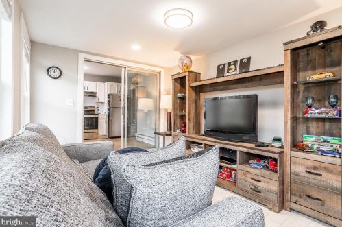 11 Warwick Way, Southampton NJ  08088-1143 exterior