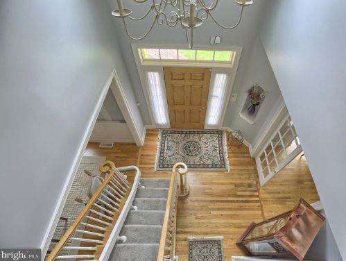 1014 Peggy Dr, Hummelstown PA 17036-9025 exterior